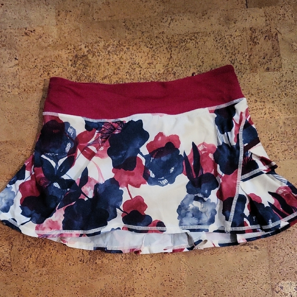 Lululemon Athletica Red and Blue Floral Mini Skirt
